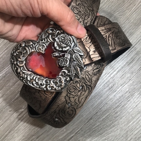 Red Heart Enamel Buckle Belt size M - Picture 5 of 8